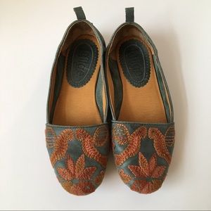 3 for $10 🌺 Anthropologie Latigo Hummingbird Floral Embroidered Leather Flats 6